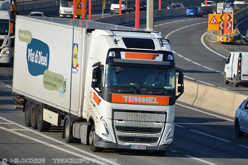Volvo FH5_Temmel_0911.JPG
