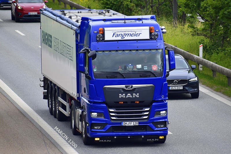 _DSC4900 FANGMEIER-crop-MAN TGX II.JPG