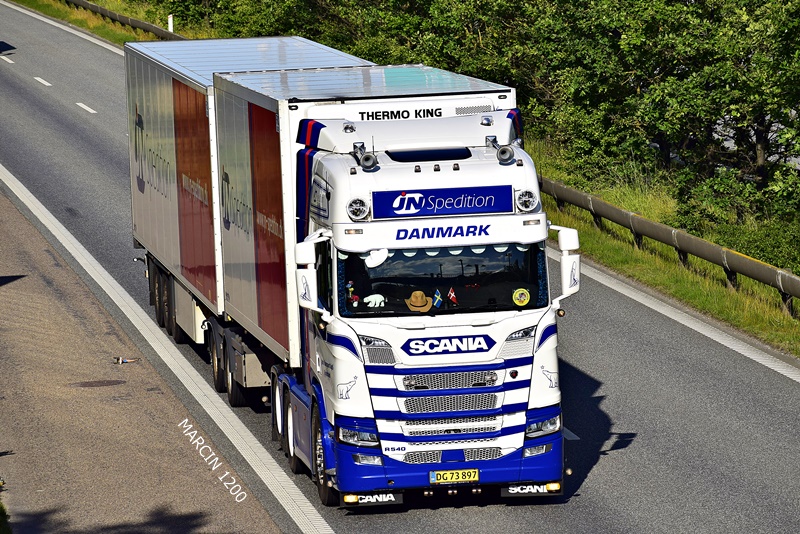 _DSC4969 JN SPEDITION-crop-SCANIA R 540 NG-25,25m.JPG