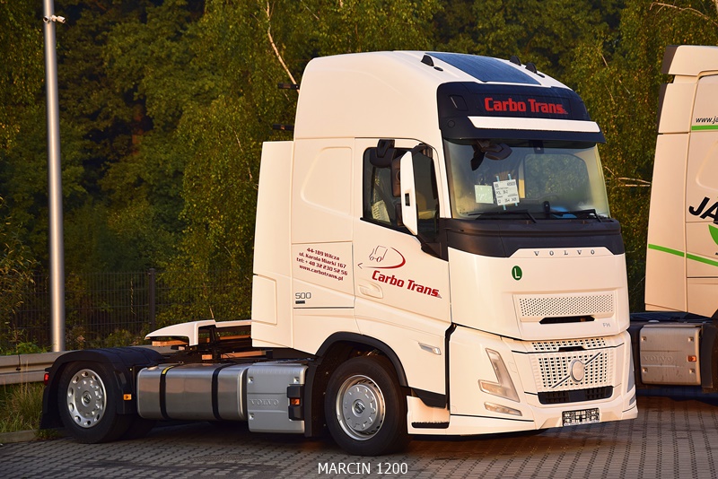 _DSC7016-crop-CARBO TRANS-VOLVO AERO.JPG