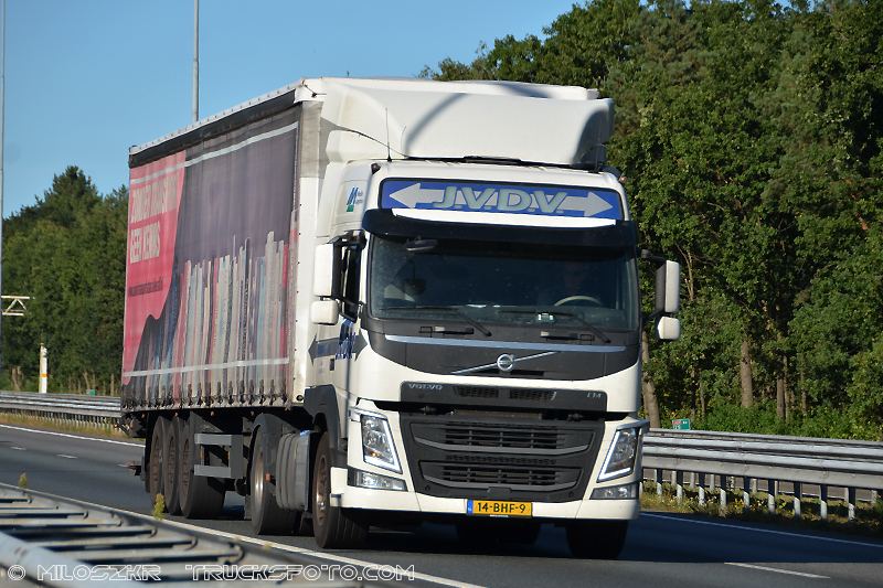 Volvo FM_J.V.D.V._8596.JPG