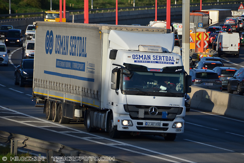 Mercedes Benz Actros MP4_Osman Sertdal_3013.JPG