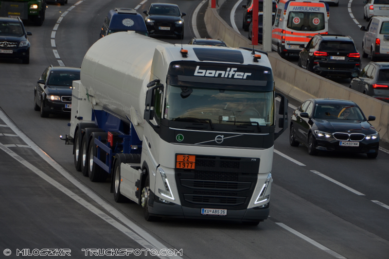 Volvo FH5_Bonifer_3133.JPG