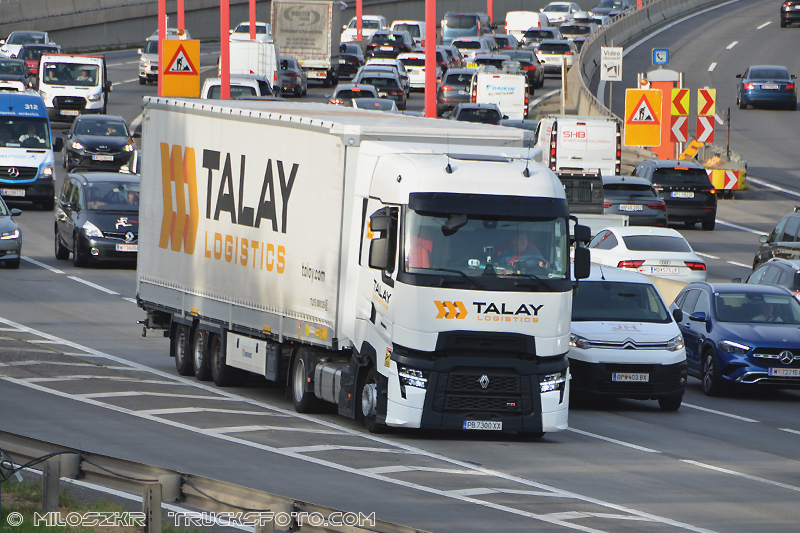 RENAULT RANGE-T_Talay_1068.JPG
