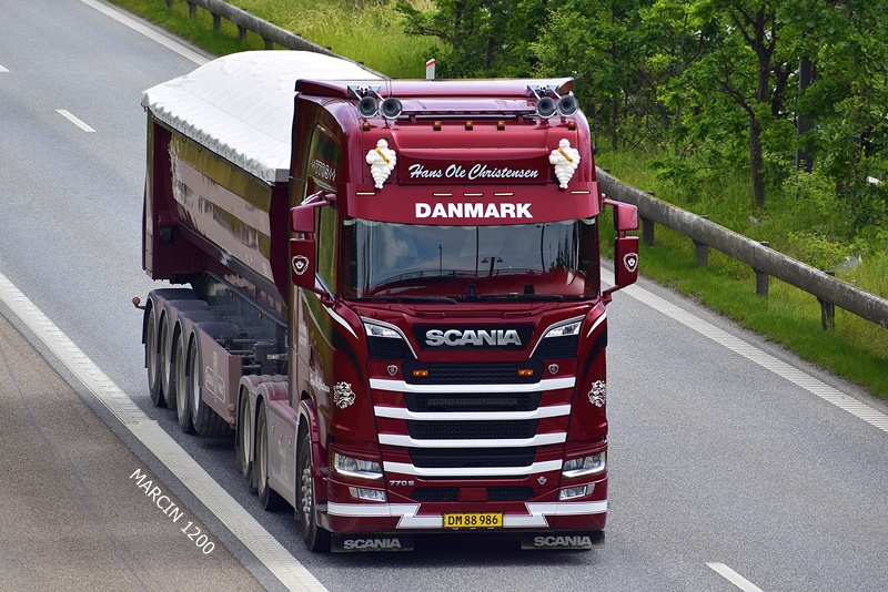 _DSC4765 HANS OLE CHRISTENSEN-crop-SCANIA S770 V8.JPG