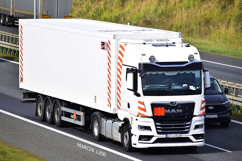 _DSC7506-crop-ANTONISEN-MAN TGX II.JPG