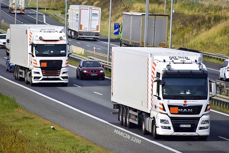 _DSC7508-crop-ANTONISEN-MAN TGX EUR6 II.JPG