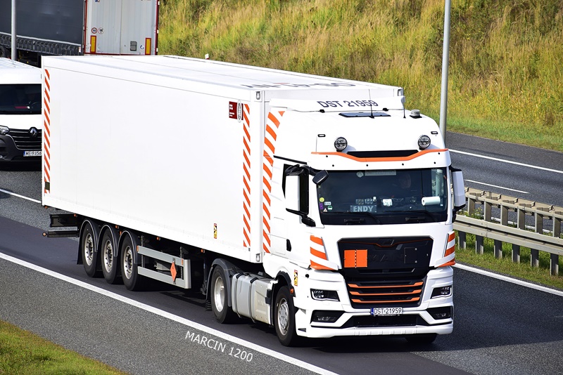 _DSC7509-crop-ANTONISEN-MAN TGX II.JPG