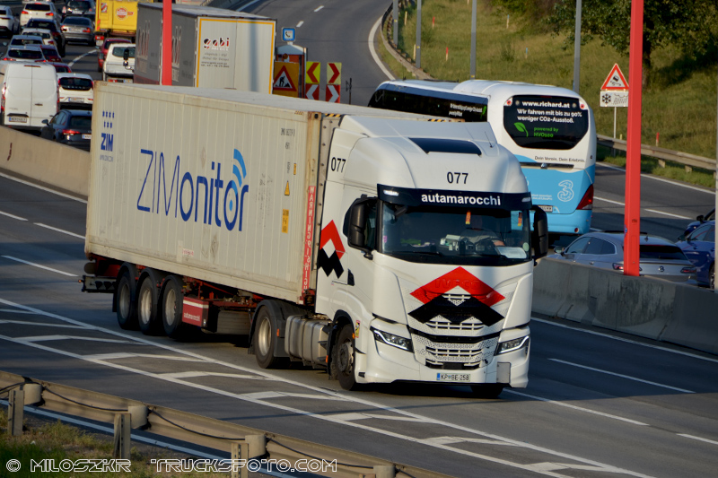 Iveco S-way_Autamarocchi_2227.JPG