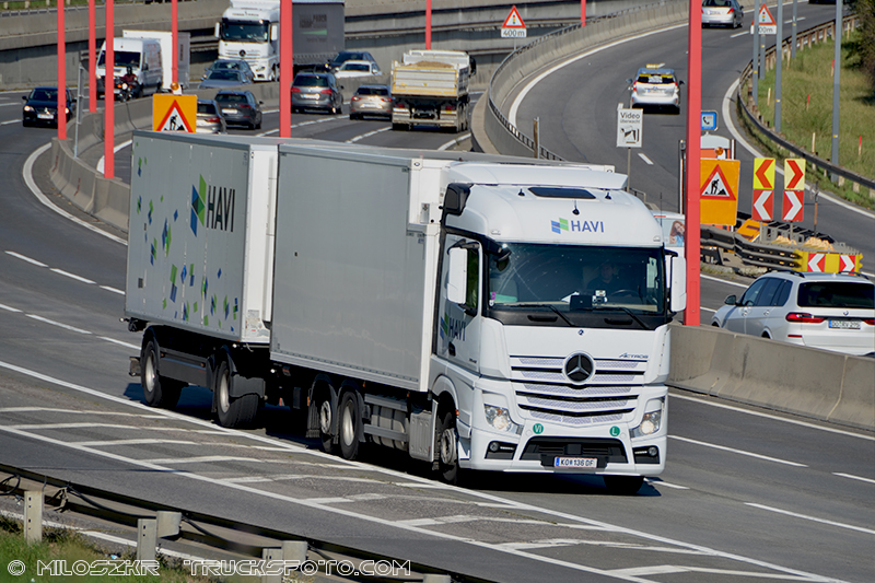 Mercedes Benz Actros MP4_Havi_2710.JPG