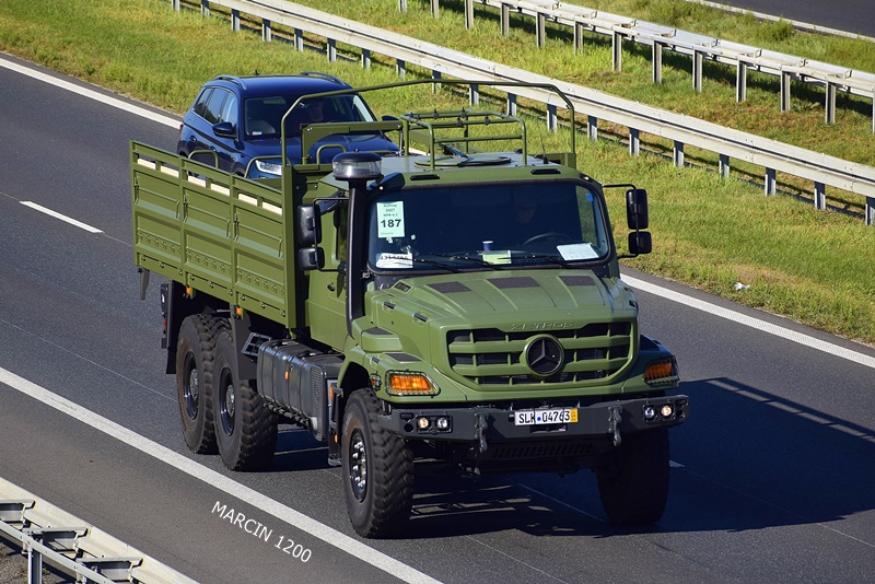 _DSC7099-crop-Mercedes-Benz Zetros.JPG