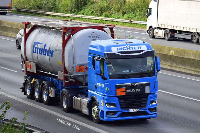 _DSC7967 RICHTER-crop-MAN TGX II.JPG