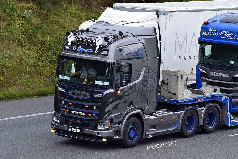 _DSC7643-crop-AMPLIZ-SCANIA R660 XT V8 VABIS.JPG