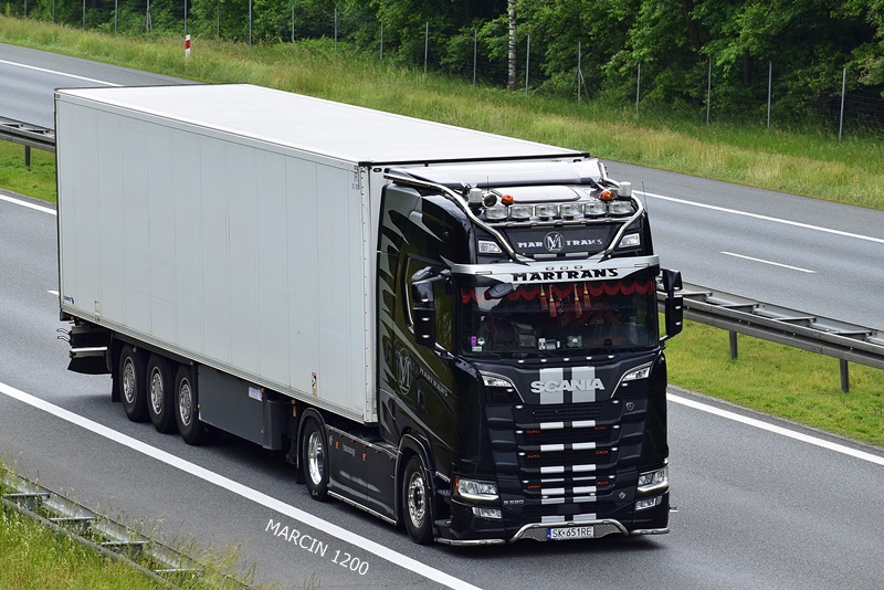 _DSC4494-crop-MAR TRANS- SCANIA S520 V8.JPG