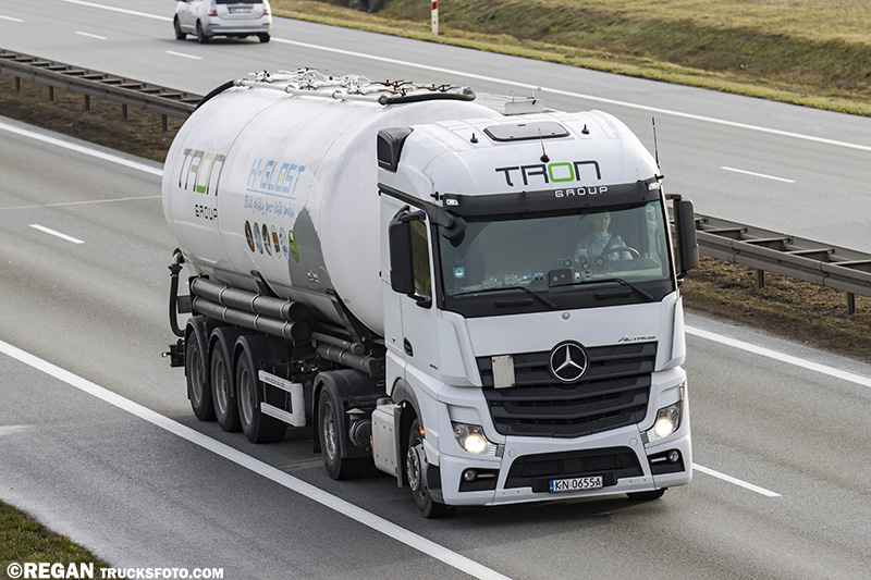 Mercedes-Benz Actros Tron.jpg