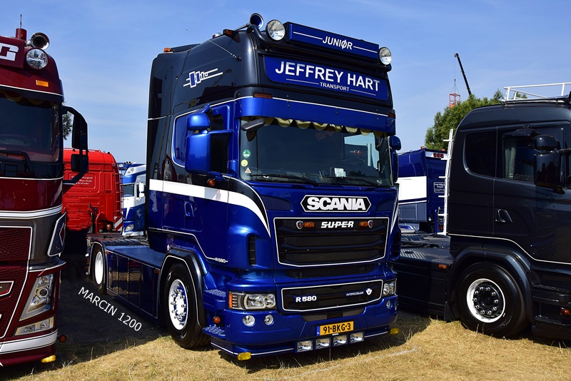 _DSC0901-crop-Jeffrey Hart Transport  -SCANIA R580 V8.JPG