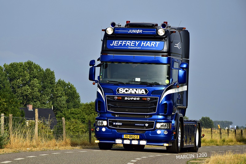 _DSC1325-crop-Jeffrey Hart Transport  -SCANIA R580 V8.JPG