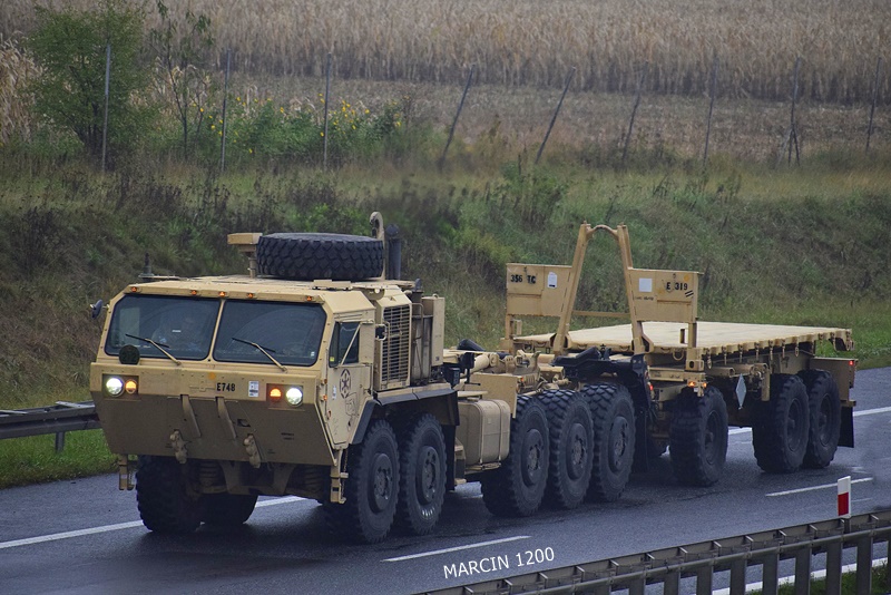 _DSC7906-crop-Oshkosh M.JPG