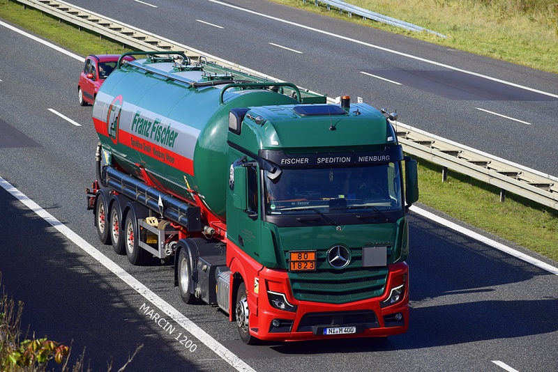 _DSC8005-crop-FISCHER-Mercedes-Benz ActrosL MP5.JPG