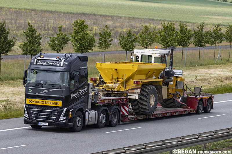 Volvo FH5 - Jacek Dębski.jpg