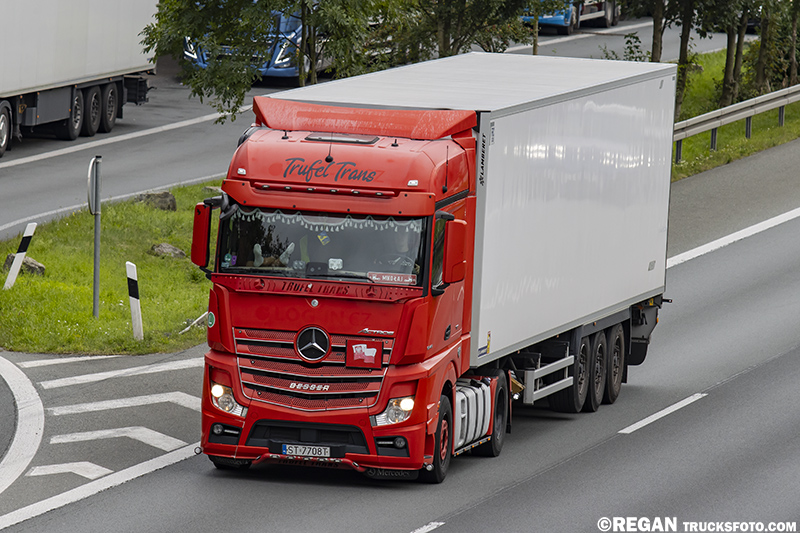 Mercedes-Benz Actros -Trufel Trans.jpg