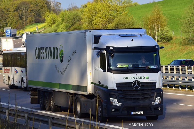 _DSC2630 GREENYARD-crop-ACTROS MPV.JPG