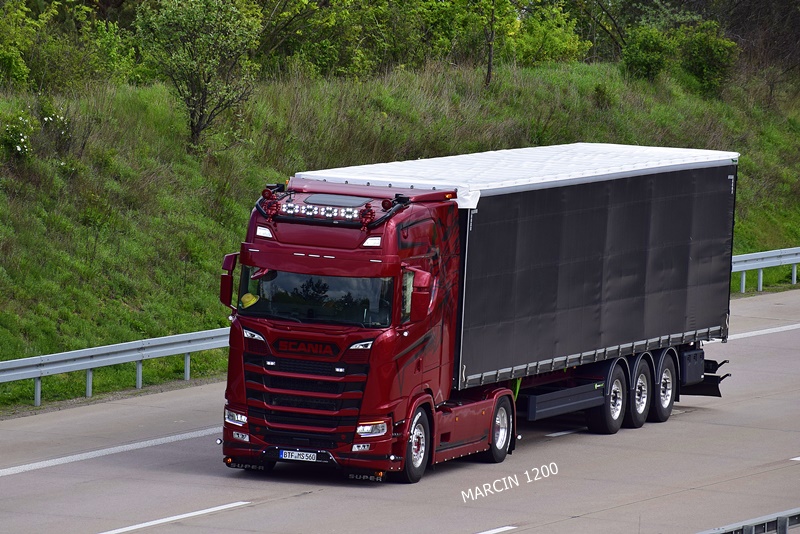 _DSC1681 SCANIA-crop.JPG