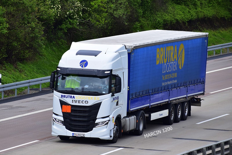 _DSC1184 BRUTRA-crop-IVECO S WAY.JPG