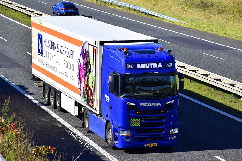 _DSC8101-crop-Brutra Logistiek-SCANIA S460.JPG