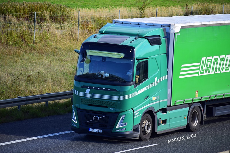 _DSC8044-crop-LANNUTTI-VOLVO AERO.JPG