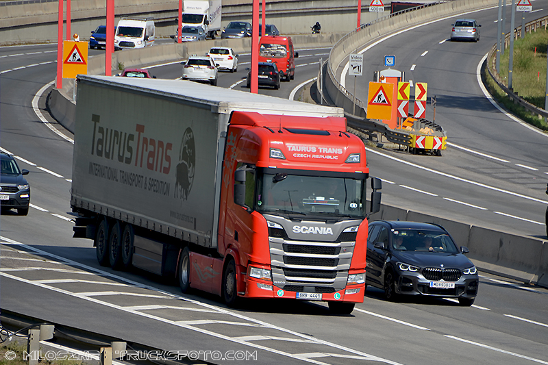 Scania_Taurus Trans_1861.JPG