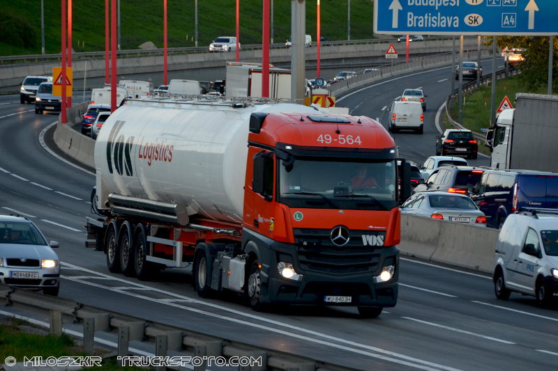 Mercedes Benz Actros MP4_Vos Logistics_3755.JPG