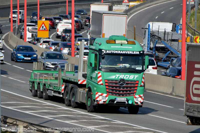 Mercedes Benz Arocs_Trost_2114.JPG