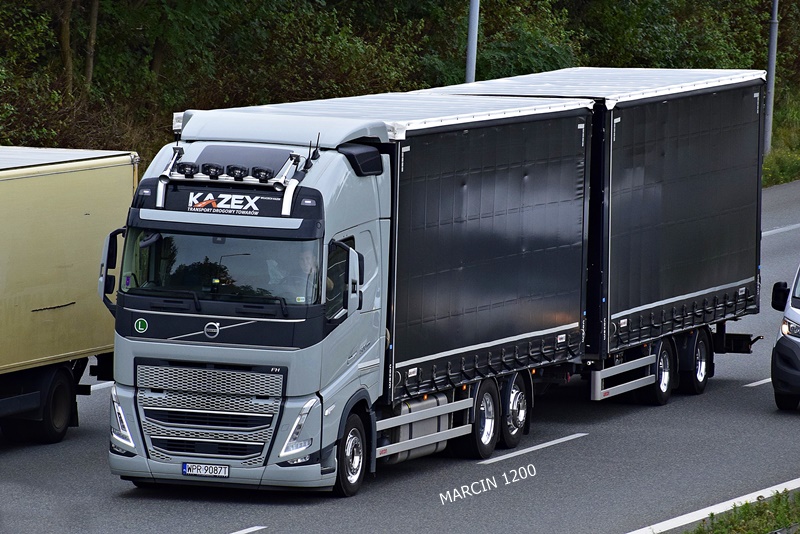 _DSC7645-crop-KAZEX-VOLVO FH V.JPG