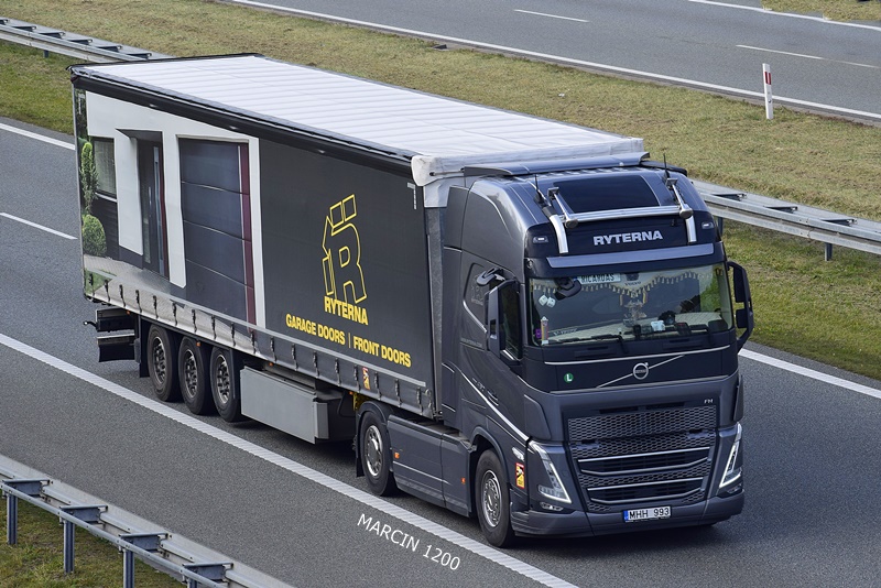 _DSC9237-crop-Ryterna-VOLVO FH V.JPG
