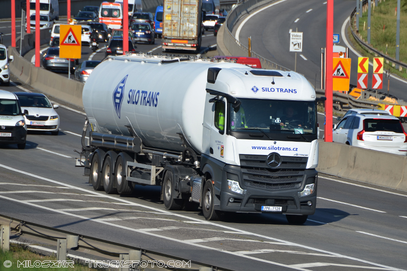 Mercedes Benz Actros MP5_Silo Trans_2837.JPG
