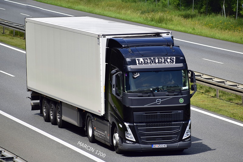 _DSC3680-crop-LEMEKS-VOLVO FH V.JPG