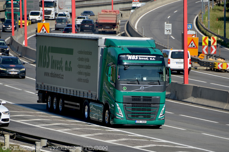 Volvo FH5_NBS Invest_2559.JPG