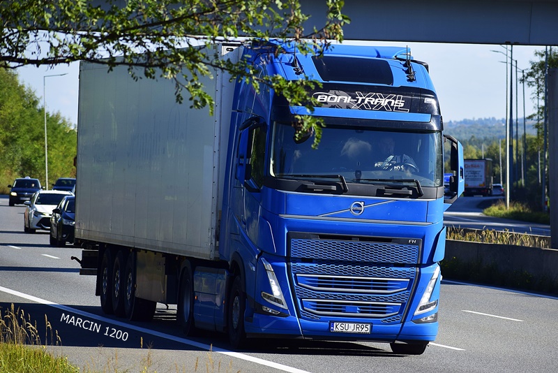 _DSC7936-crop-Boni-Trans-VOLVO FH V.JPG