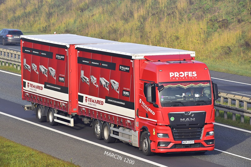 _DSC8303-crop-Profes-MAN TGX II.JPG