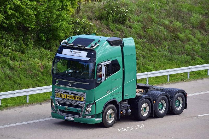 _DSC2611 SCHWANDNER-crop-VOLVO FH IV.JPG