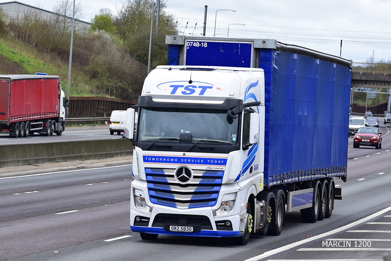 _DSC0505-crop-TST Group-Tomorrows Service Today-Mercedes-Benz Actros MP4.JPG