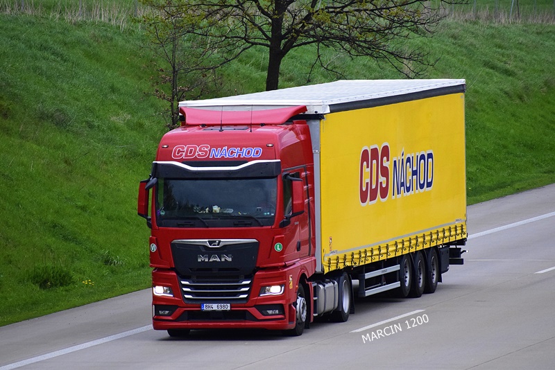 _DSC2312 CDS NACHOD-crop-MAN TGX II.JPG