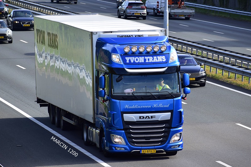_DSC7858-crop-YVON TRANS-DAF XF 106 II.JPG