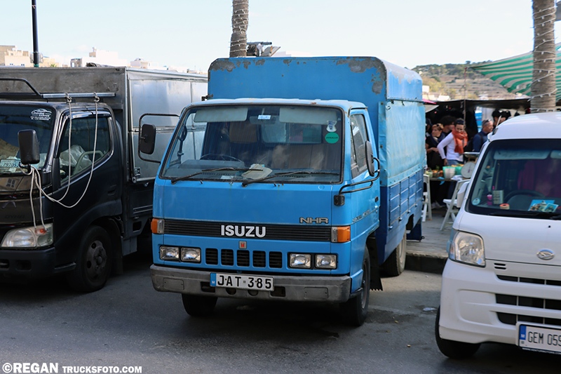 Isuzu NHR.jpg
