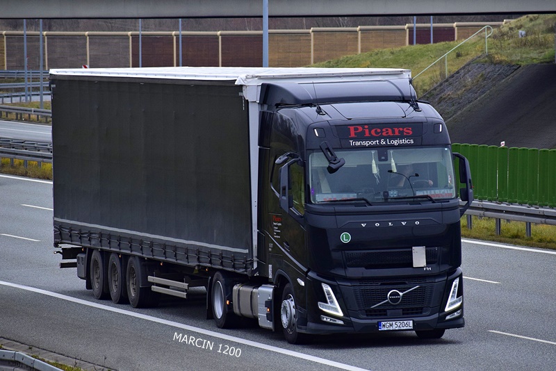 _DSC9945-crop-PICARS-VOLVO FH AERO.JPG