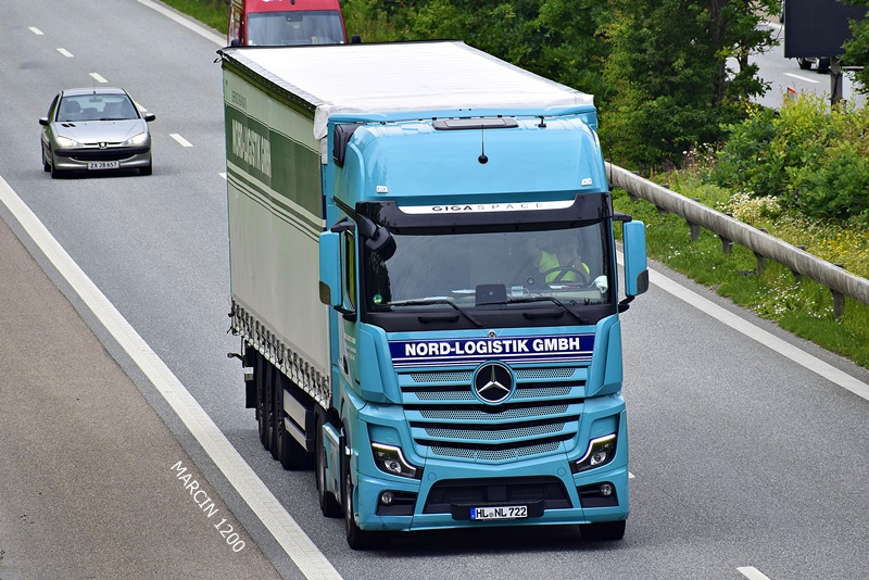 _DSC4671 NORD-LOGISTIK-crop-Mercedes-Benz Actros MP5.JPG