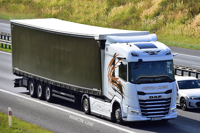 _DSC00011 (1396)-crop-AUTO-MEN DAF XG.JPG