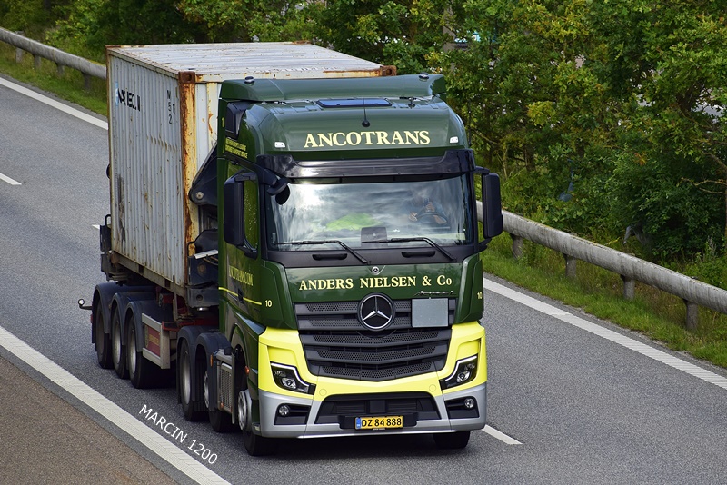 _DSC4382 ANCOTRANS-crop-Mercedes-Benz ActrosL MP5.JPG