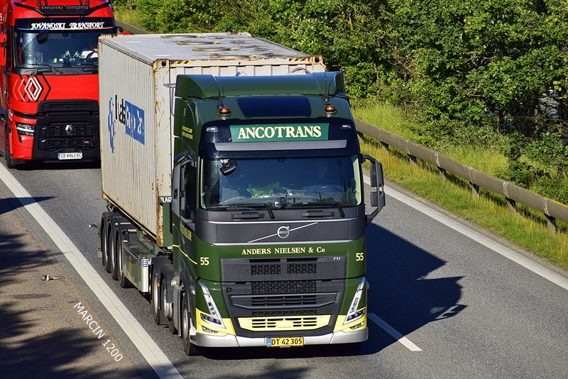 _DSC4981 ANCOTRANS-crop-VOLVO FH V.JPG